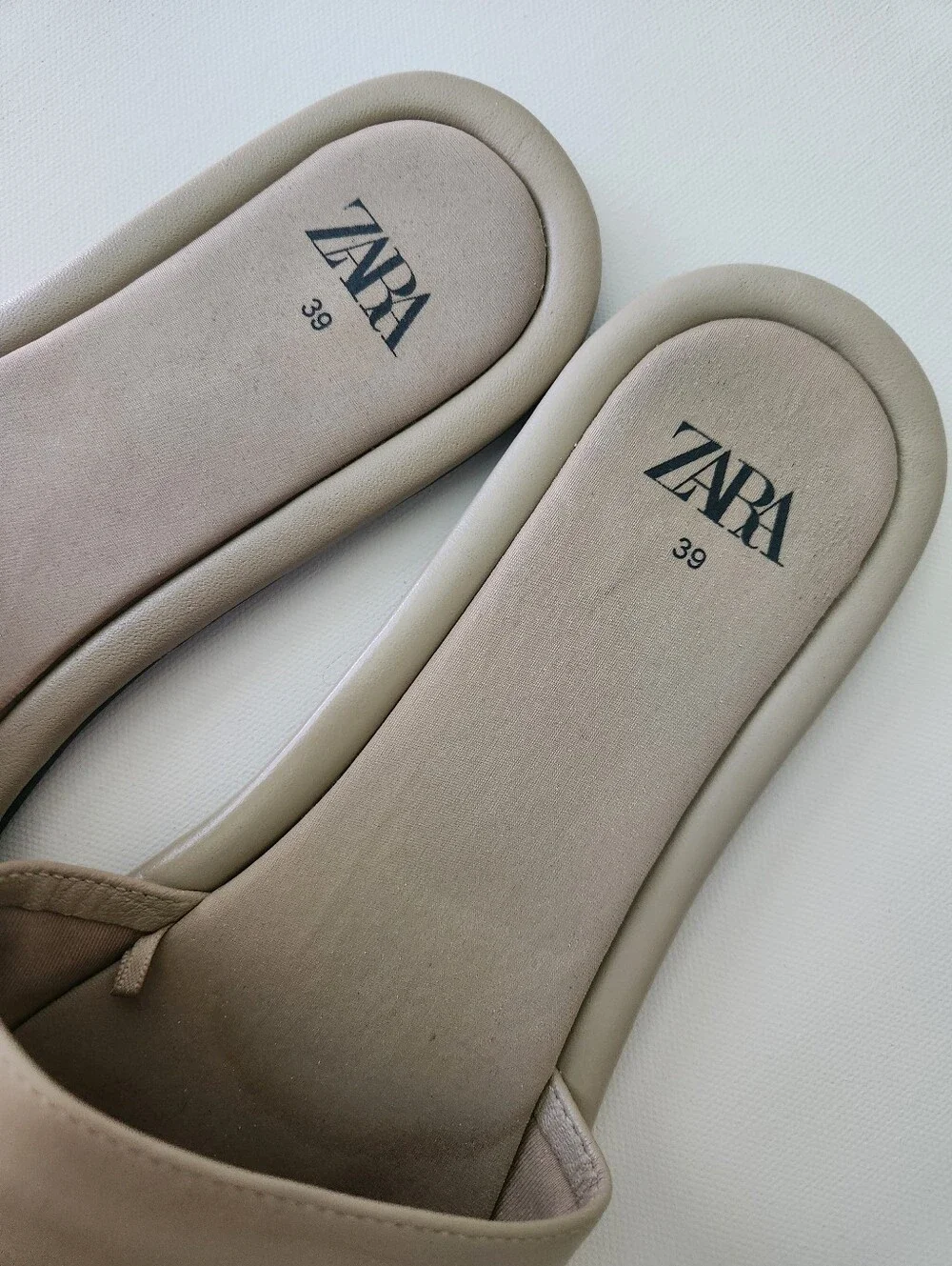 Zara Minimalist Tan Leather Slide Sandals - Picture 4 of 5